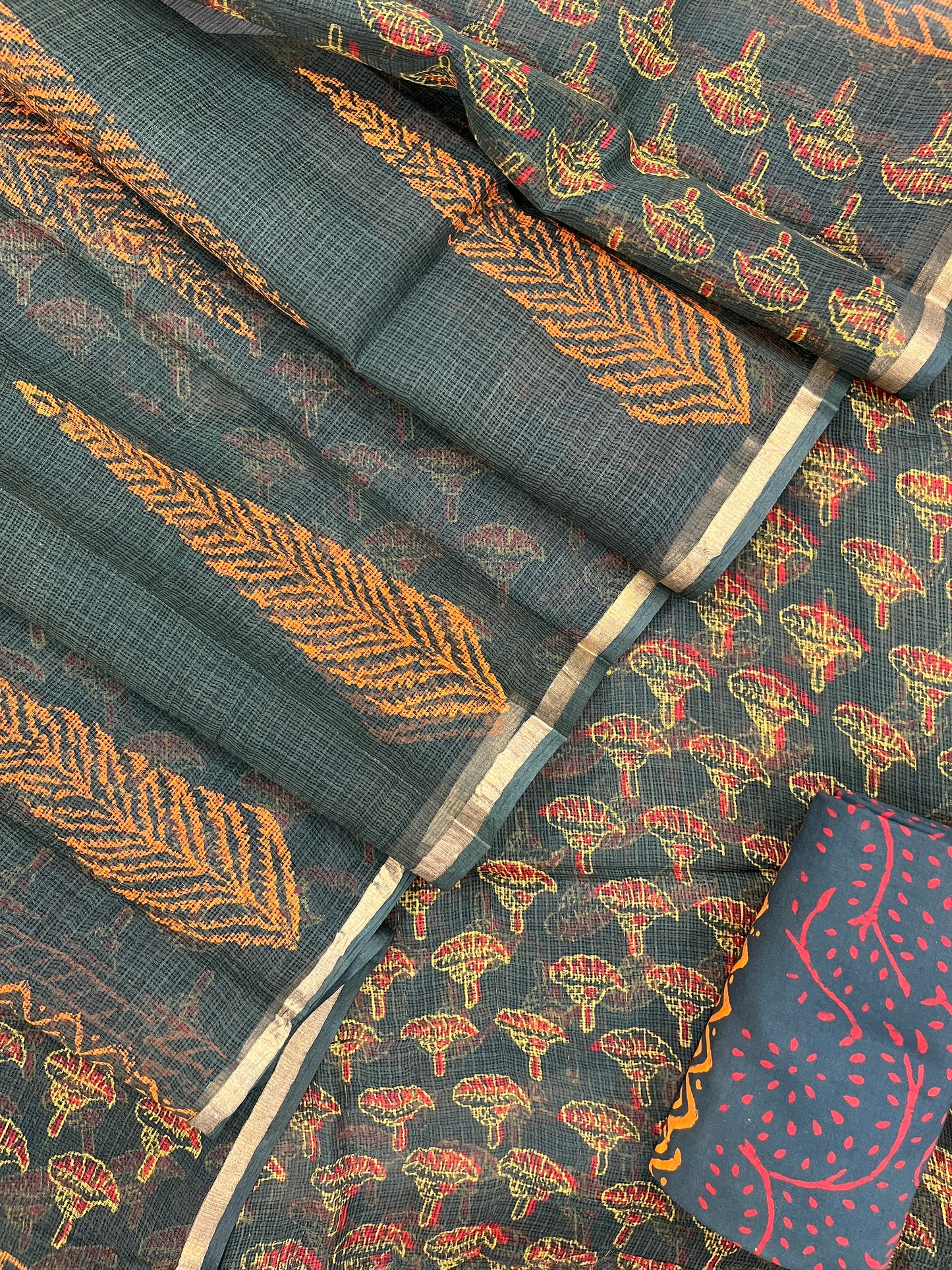GREEN NEELAM SUIT